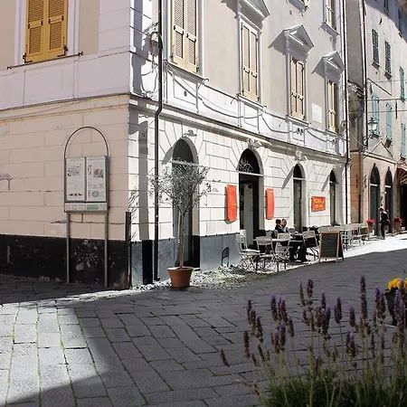 Апартаменты House L'angolino Di Finalborgo By Holiday World Финале Лигуре
